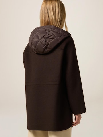 Cappotto invernale di oltre in marrone