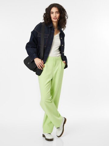 Loosefit Pantaloni eleganți 'Hamasti' de la Moves pe verde