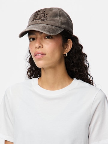 PIECES Pet in Bruin: voorkant