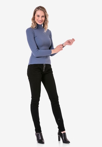 CIPO & BAXX Rollkragenpullover mit dezentem Strickmuster in Blau