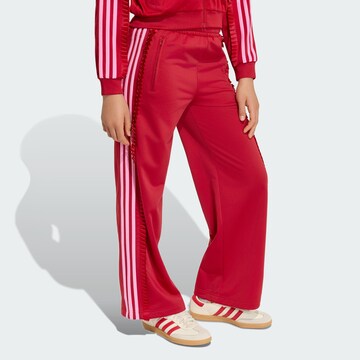 ADIDAS ORIGINALSWide Leg/ Široke nogavice Hlače 'Firebird' - crvena boja: prednji dio