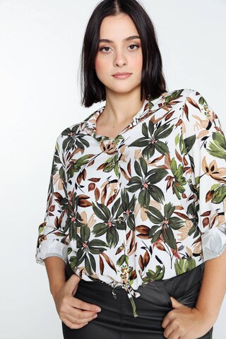 Cassis Blouse in White: front