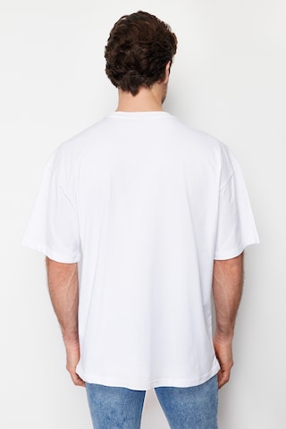 Trendyol - Camiseta en blanco