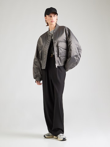 ABOUT YOU Широкий Брюки со складками 'Rachel' в Черный