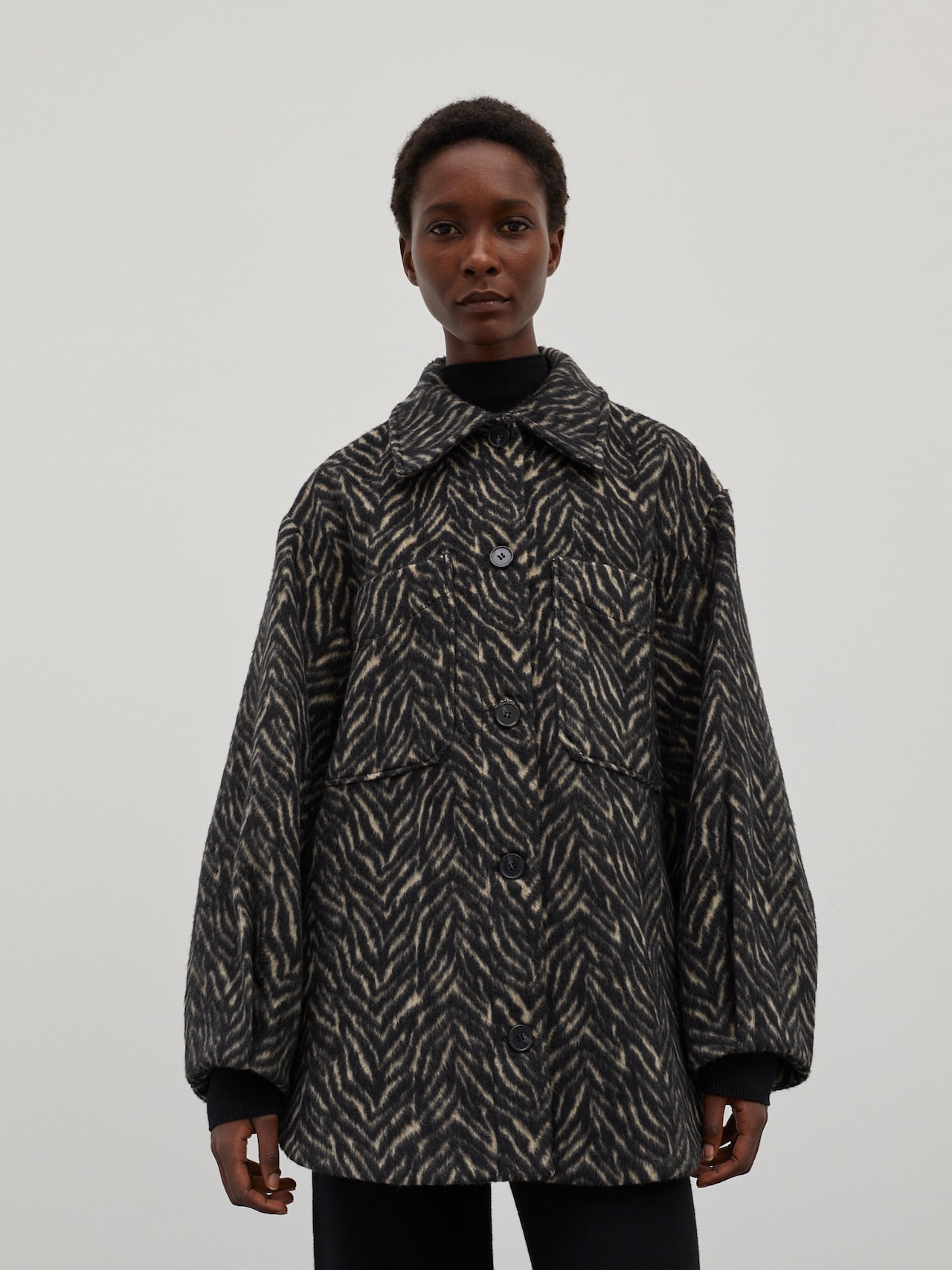 EDITED Produkte Jacke 'Amelia' schwarz