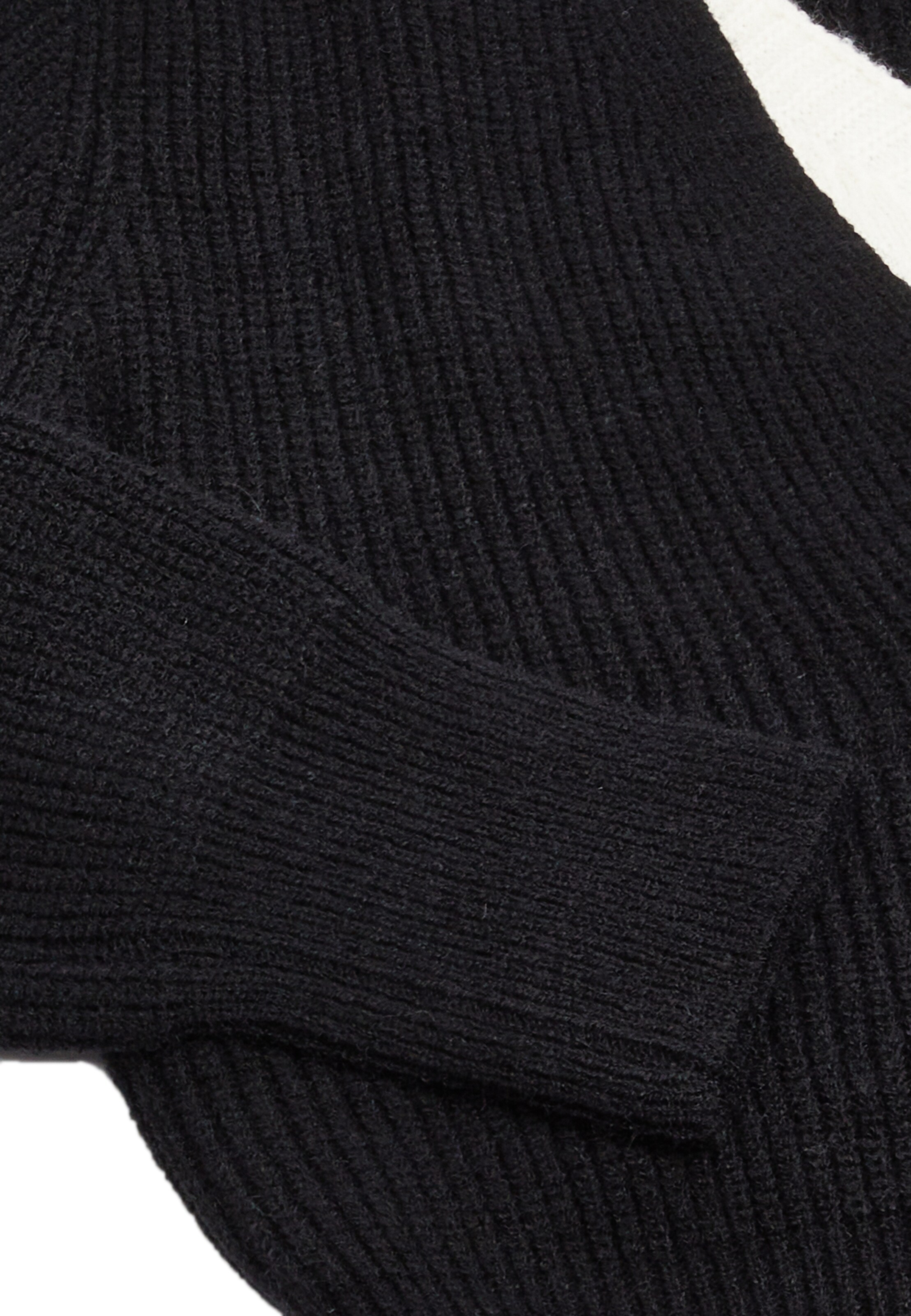 CARNEA Вязаная кофта в Черный