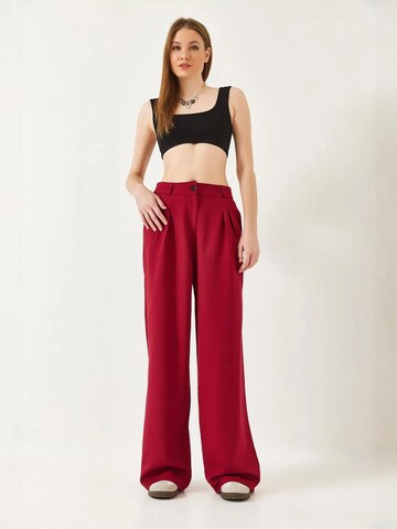 Bianco Lucci Wide leg Pleat-Front Pants in Red