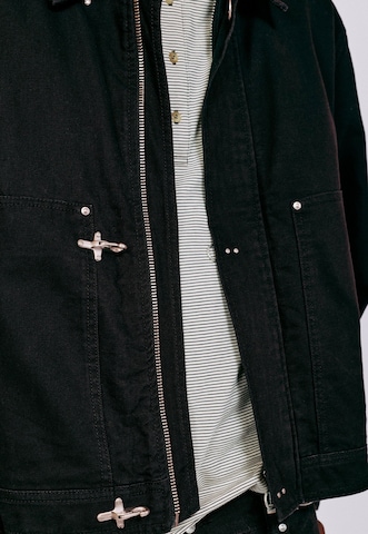 Pull&Bear Between-Season Jacket in Black
