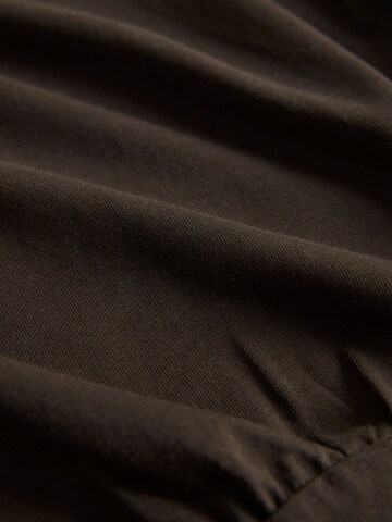 The Set T-Shirt in Braun
