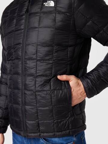 Geacă outdoor de la THE NORTH FACE pe negru