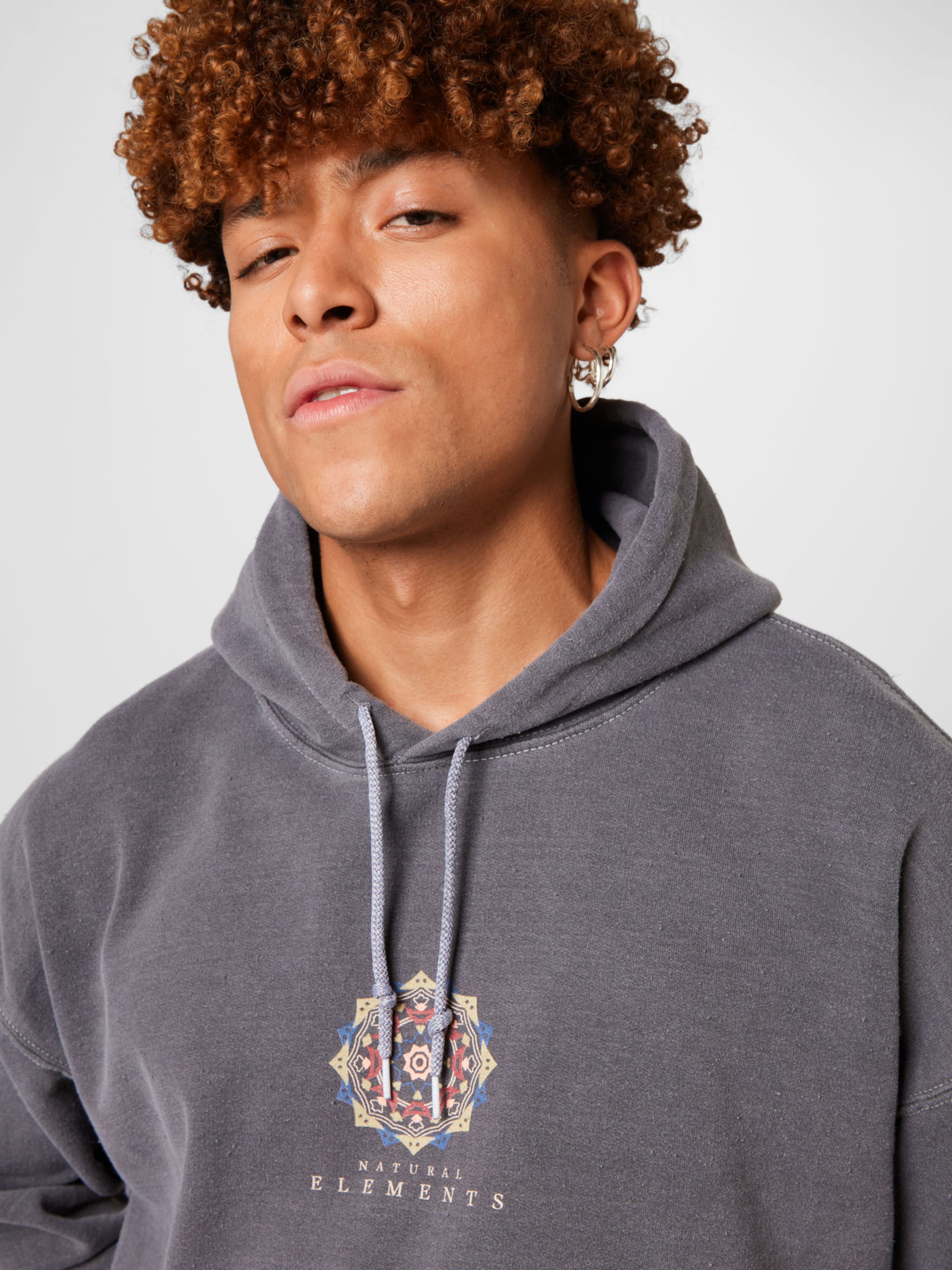 Männer Sweat BDG Urban Outfitters Sweatshirt 'MANDALA' in Grau - OG32773 Männer Sweat BDG Urban Outfitters Sweatshirt 'MANDALA' in Grau - OG32773