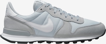 Nike Sportswear Низкие кроссовки 'Internationalist' в Серый