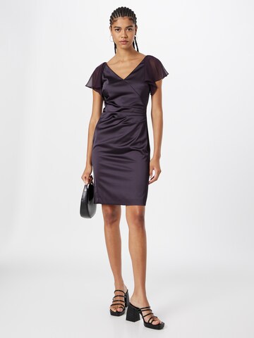 Robe de cocktail Vera Mont en violet