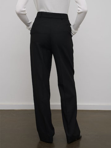 RÆRE by Lorena Rae Regular Trousers with creases 'Joy' in Black
