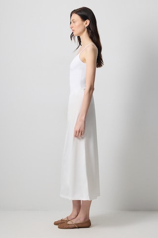 Jupe Touche Prive en blanc