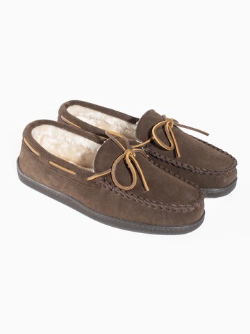 Minnetonka Moccasin 'Pileline' in Brown