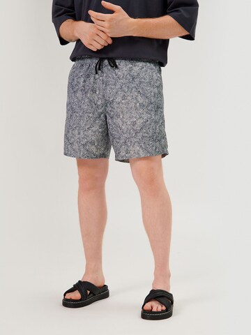 ABOUT YOU x Swalina&Linus Badeshorts 'Rico' i svart: forside