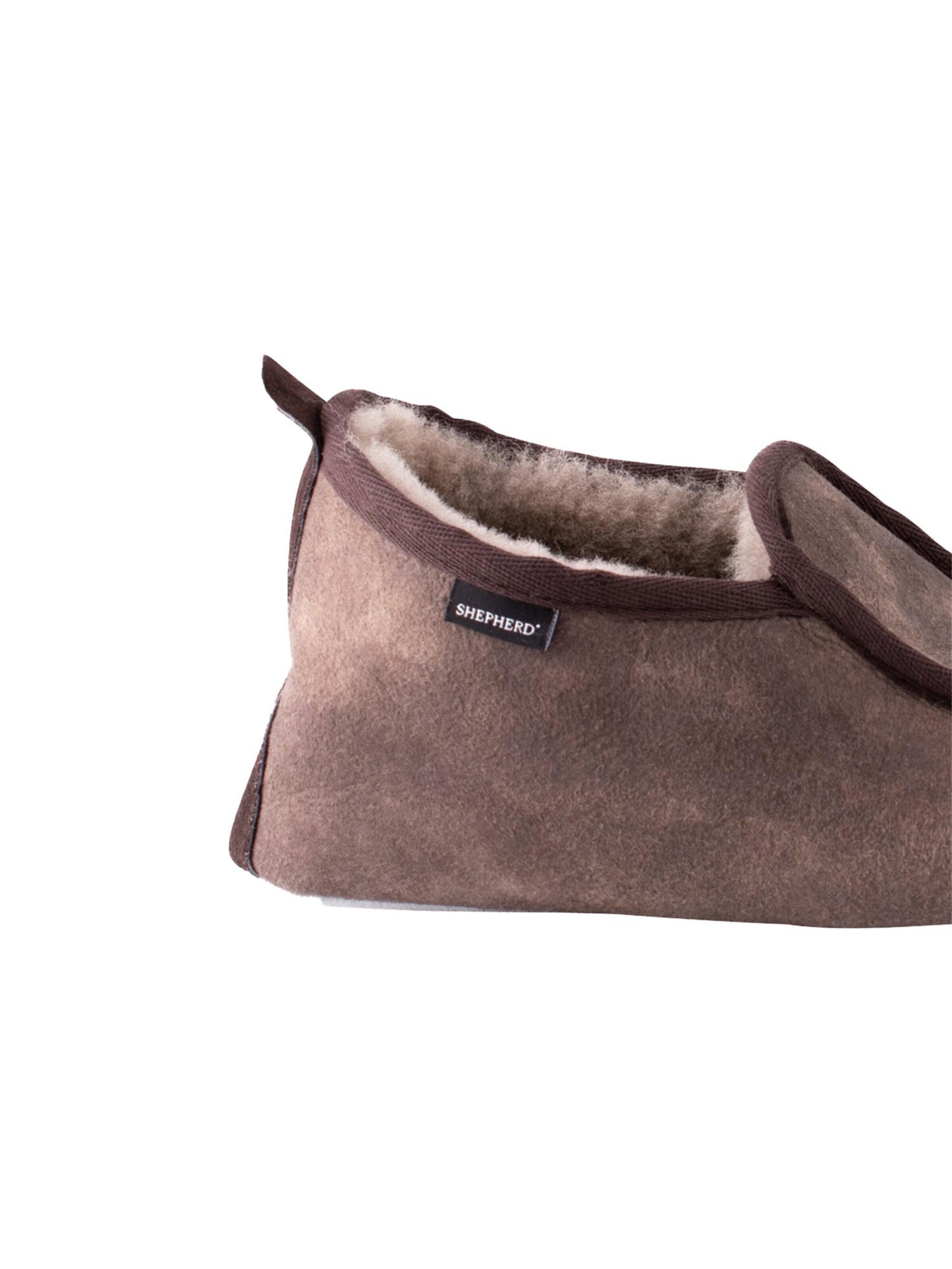 SHEPHERD Slippers 'Malte' in Brown
