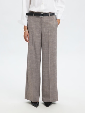 SELECTED Pleated Pants in Grey: front