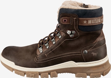 MUSTANG Lace-Up Boots in Brown