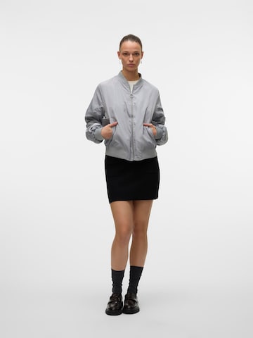 VERO MODA Tussenjas 'SNKatarina' in Zilver