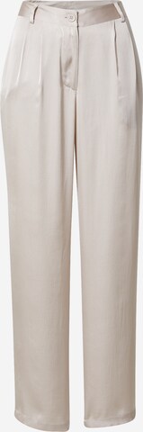 ABOUT YOU x Iconic by Tatiana Kucharova - Loosefit Pantalón 'Ashley' en beige: frente