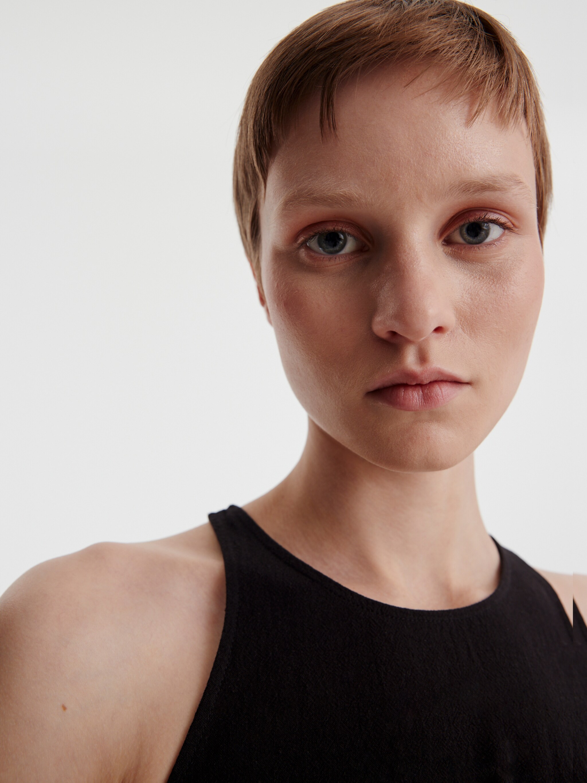 EDITED Produits Robe 'Kelani' noir