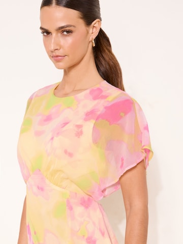 Lipsy Платье в Желтый