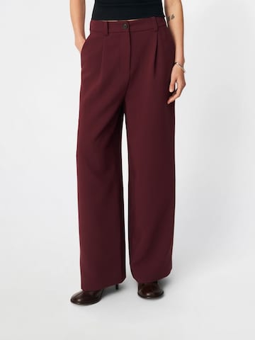 modström Regular Broek ' Galemd ' in Rood: voorkant