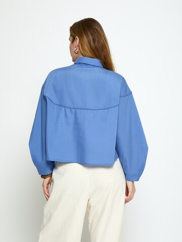 Peppercorn Koszulka 'Nikki' w kolorze niebieski