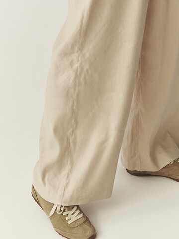 TATUUM Свободный крой Штаны в Бежевый