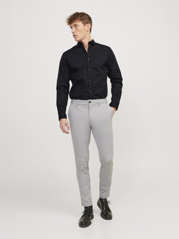 JACK & JONES - Ajuste estrecho Camisa 'Cardiff' en negro