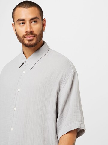 WEEKDAY Comfort fit Button Up Shirt in Grey