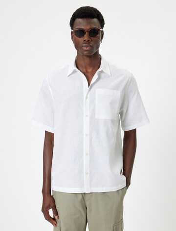 Koton Regular fit Overhemd in Wit: voorkant