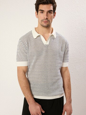 Trendyol Свитер в Бежевый: спереди