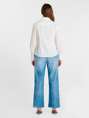 Chemisier 'Lucious' Le Temps Des Cerises en blanc