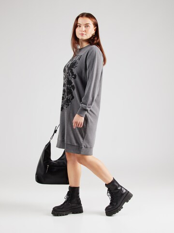 Robe 'CARVanna' ONLY Carmakoma en gris