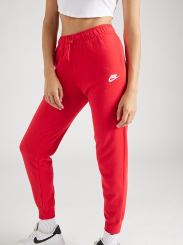 Effilé Pantalon Nike Sportswear en rouge