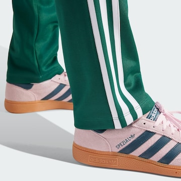 ADIDAS ORIGINALSregular Hlače 'Montreal' - zelena boja