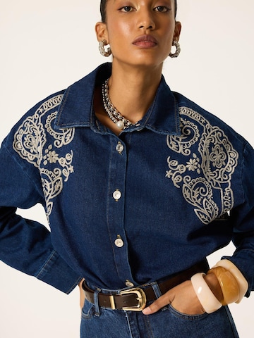 Camicia da donna 'Embroidered Denim Shirt' di Touché Privé in blu