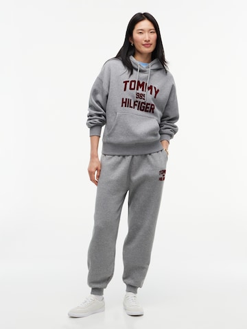TOMMY HILFIGER Sweatshirt 'Varsity' in Grau
