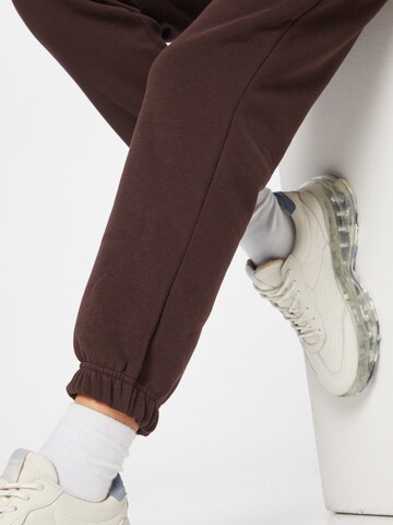 Gina Tricot Tapered Trousers in Brown