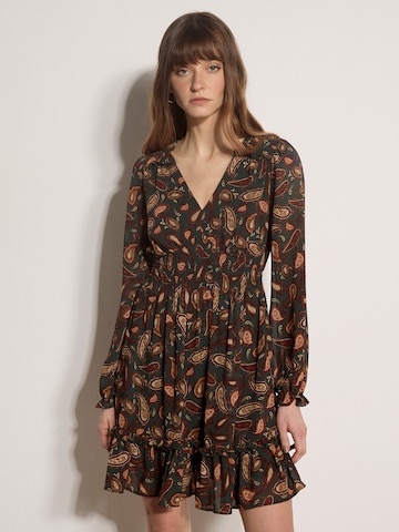 Apricot Kleid in Grün: Vorderseite