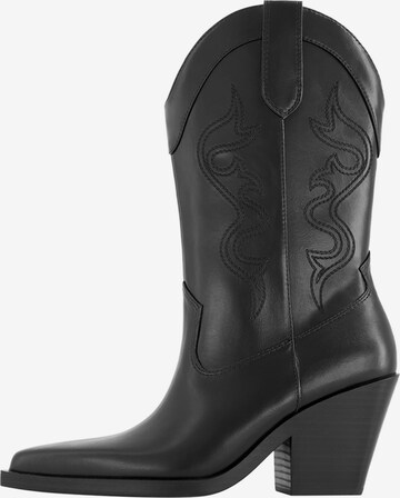 Bershka Cowboy Boots in Black