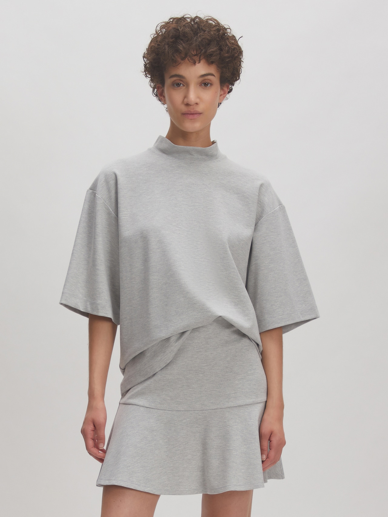 EDITED Produits T-shirt 'Gunda' gris