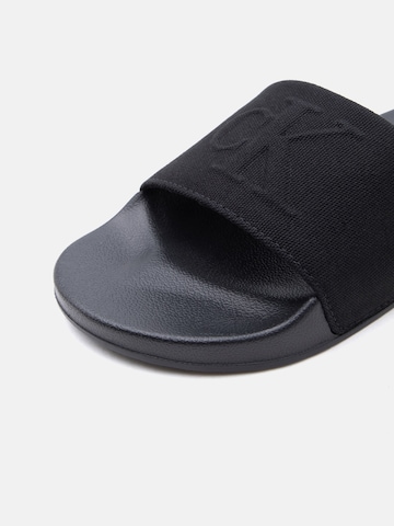 Calvin Klein Пантолеты 'ESS' в Черный