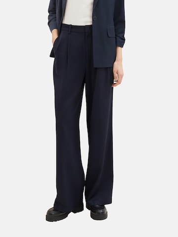 TOM TAILOR DENIM Wide leg Pleat-front trousers in Blue: front