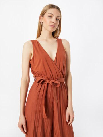 Tuta jumpsuit 'GENEVIEVE' di minimum in marrone