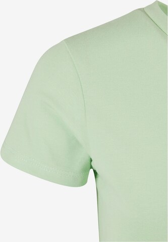 Tricou de la Karl Kani pe verde