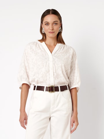 TONI Blouse in White: front